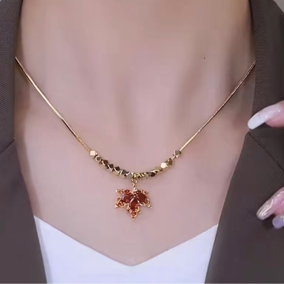 Leaf crystal gold necklace. Party date engagement guest gift birthday for her. - Picture 5 of 5